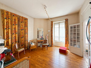 Appartement ancien en Vente à Villeurbanne / 2 pièces 53m2
