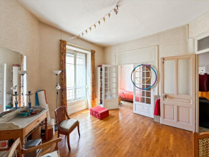Appartement ancien en Vente à Lyon / 2 pièces 53m2